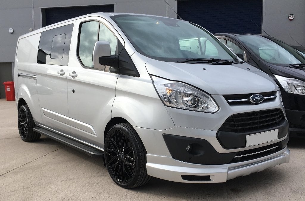New Facelift Ford Transit Custom 320 130ps L2 Limited Double Cab in Van Crew Van Q-Sport by Quadrant Vehicles