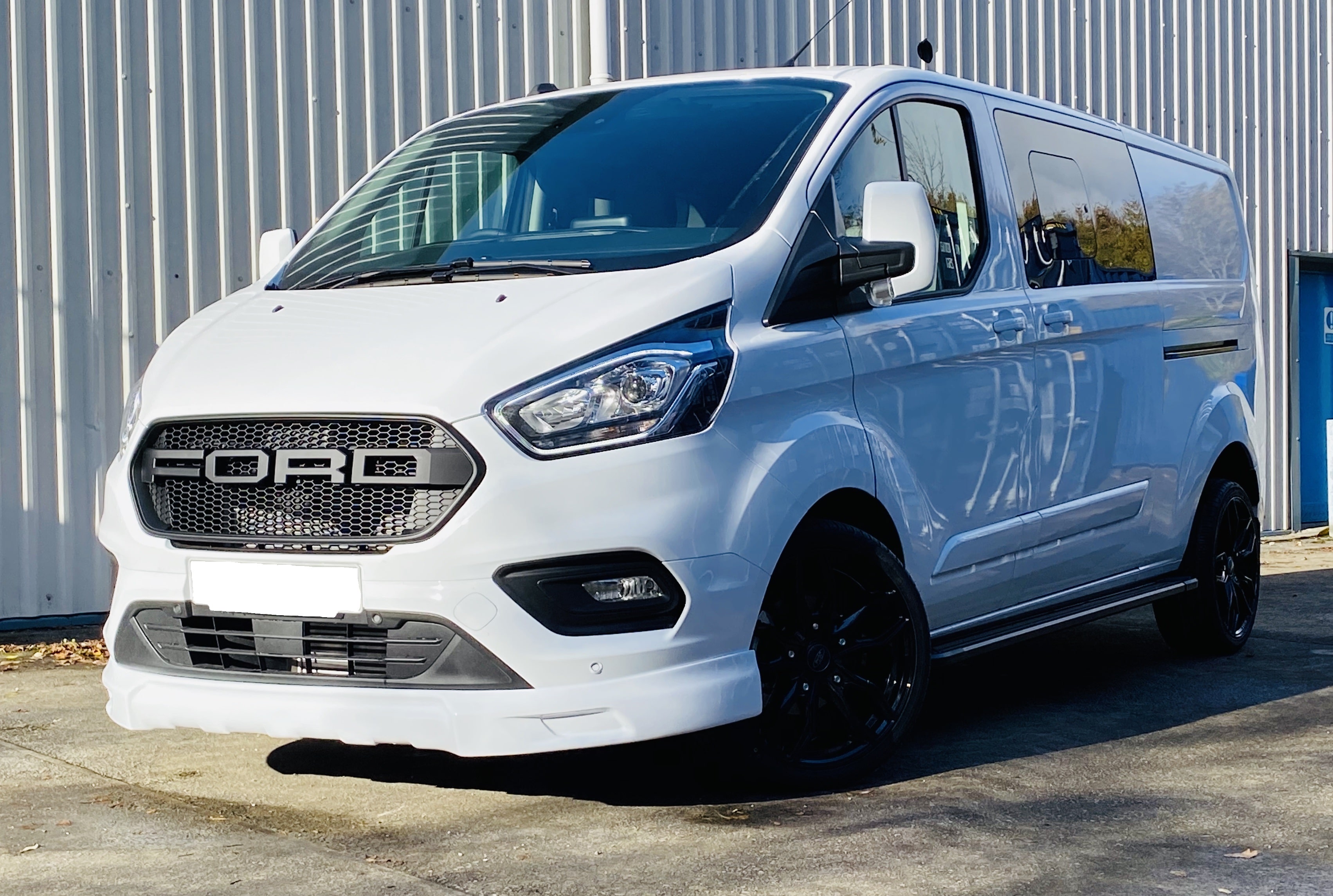 White Ford Custom Q Sport DCIV Crew Cab 130ps - Side-Right - By Quadrant Vehicles