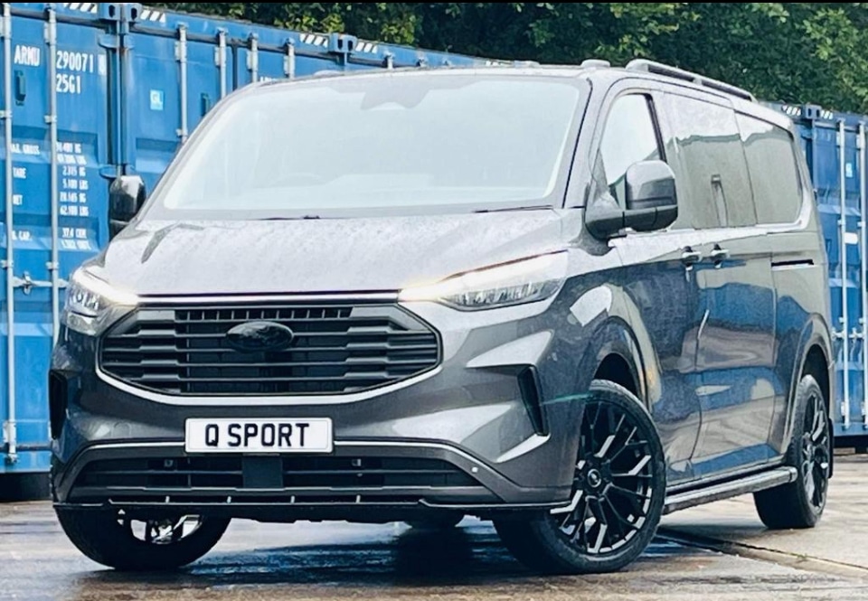 Ford Transit Custom Q Sport Van in Grey - Quadrant Vehicles