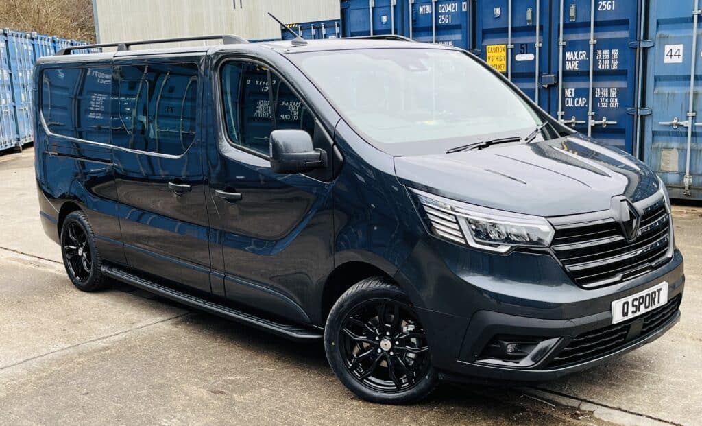 Renault-Trafic-Lwb-6-Seat-Crew-Cab-170ps-Auto-Q-Sport-Front-Right-by-Quadrant-Vehicles