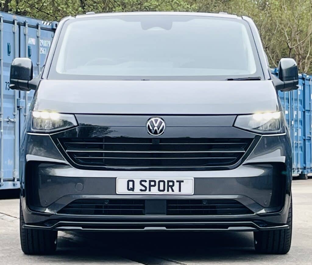 New VW Transporter T7 Lwb 70ps Auto Kombi Q Sport Metallic Graphite Dust