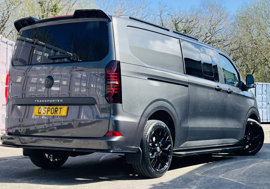 New VW Transporter T7 Lwb 70ps Auto Kombi Q Sport Metallic Graphite Dust
