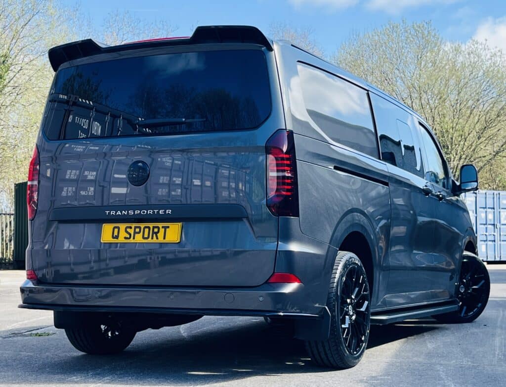New VW Transporter T7 Lwb 70ps Auto Kombi Q Sport Metallic Graphite Dust