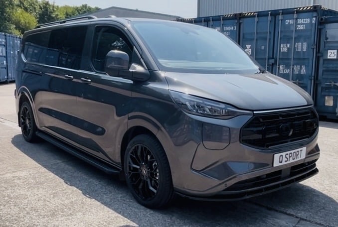 Ford Transit Custom DCiV Q Sport Electric PHEV in MAGNETIC Grey Matter